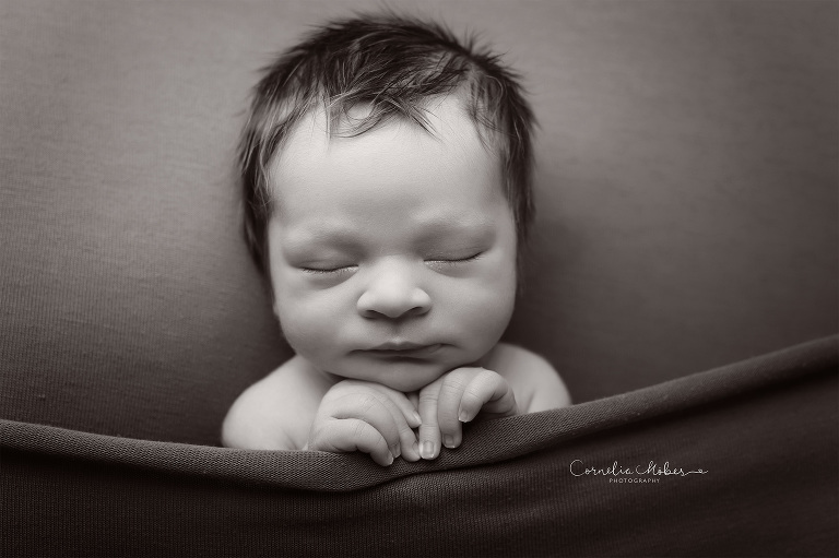 Neugeborenenfotografie Neugeborenenfotos Newbornportraits Newbornshoot Newborn Baby Photographer Babyshoot Babyfotografie Portrait Familie Cornelia Moebes Photography