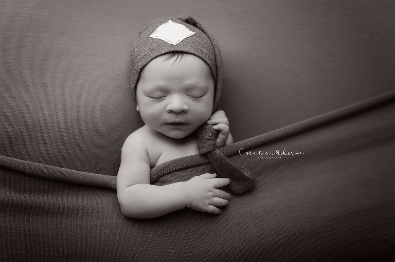 Neugeborenenfotografie Neugeborenenfotos Newbornportraits Newbornshoot Newborn Baby Photographer Babyshoot Babyfotografie Portrait Familie Cornelia Moebes Photography