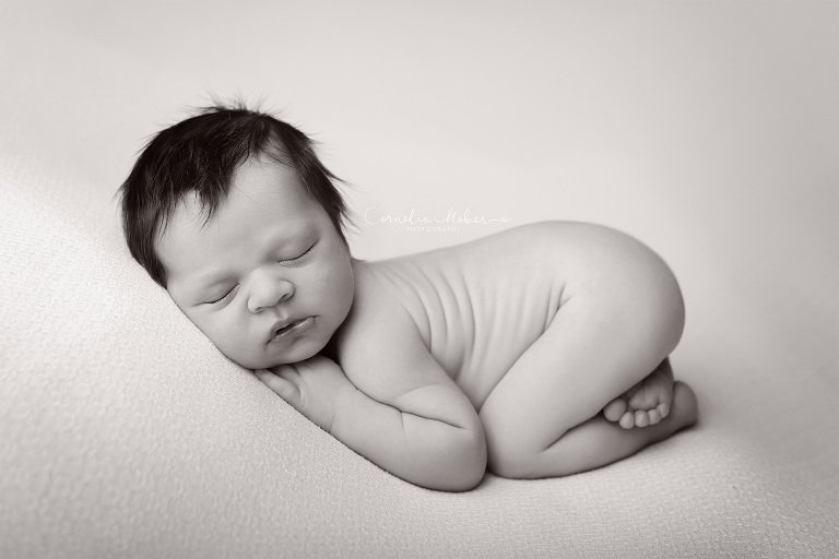 Neugeborenenfotografie Neugeborenenfotos Newbornportraits Newbornshoot Newborn Baby Photographer Babyshoot Babyfotografie Portrait Familie Cornelia Moebes Photography