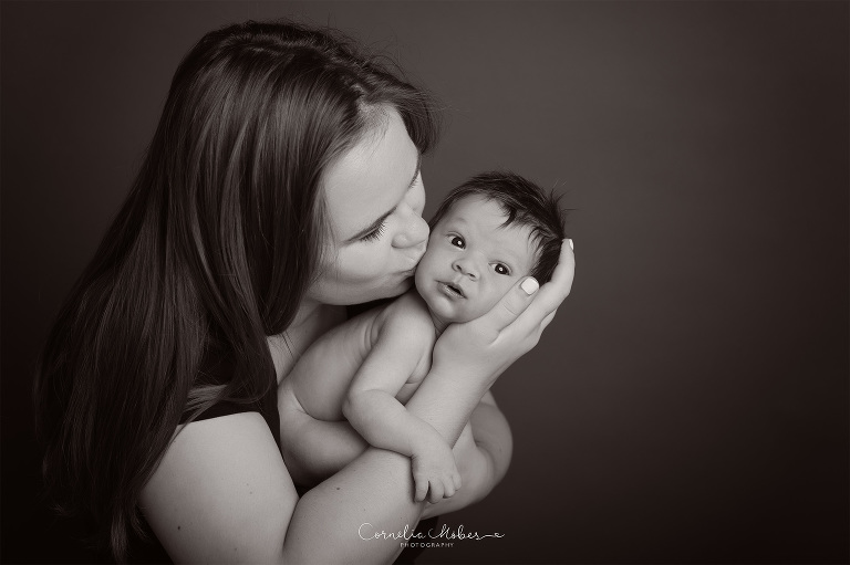 Neugeborenenfotografie Neugeborenenfotos Newbornportraits Newbornshoot Newborn Baby Photographer Babyshoot Babyfotografie Portrait Familie Cornelia Moebes Photography