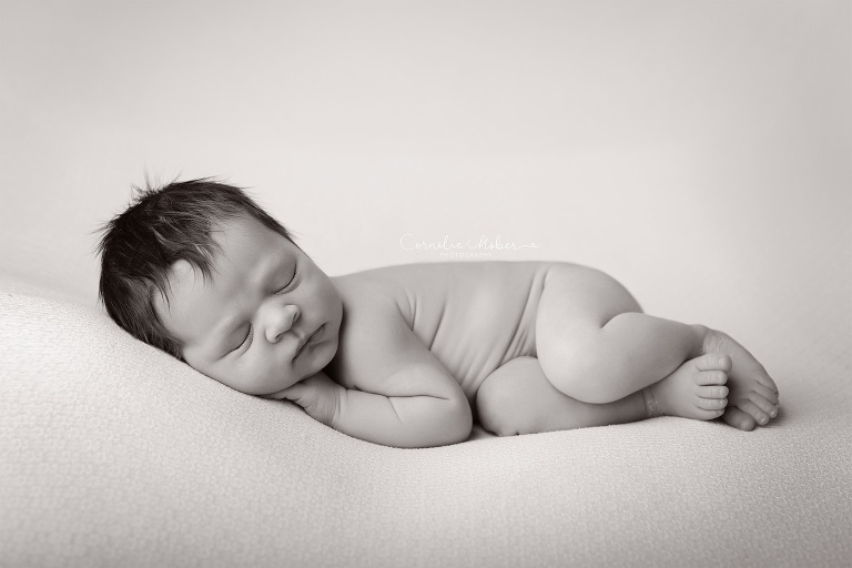 Neugeborenenfotografie Neugeborenenfotos Newbornportraits Newbornshoot Newborn Baby Photographer Babyshoot Babyfotografie Portrait Familie Cornelia Moebes Photography