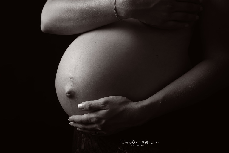 Neugeborenenfotografie Neugeborenenfotos Newbornportraits Newbornshoot Newborn Baby Photographer Babyshoot Babyfotografie Portrait Familie Cornelia Moebes Photography