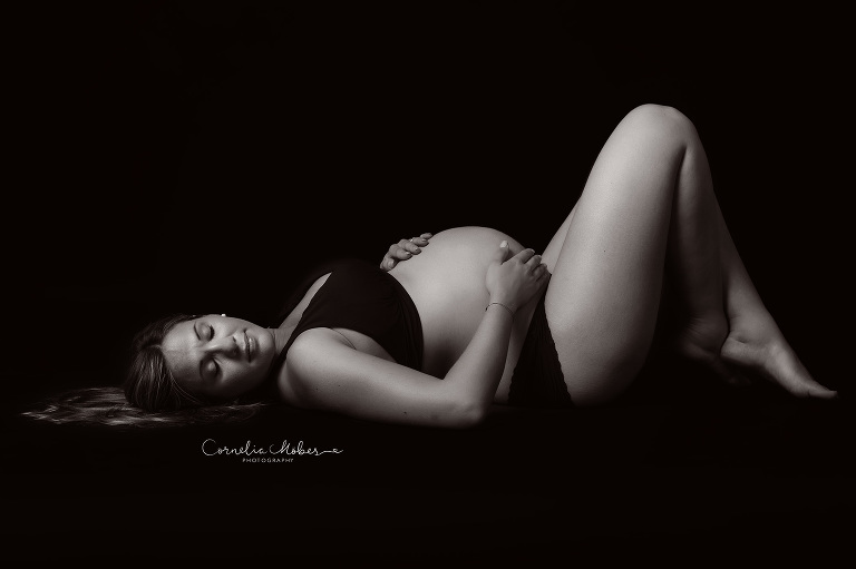 Neugeborenenfotografie Neugeborenenfotos Newbornportraits Newbornshoot Newborn Baby Photographer Babyshoot Babyfotografie Portrait Familie Cornelia Moebes Photography