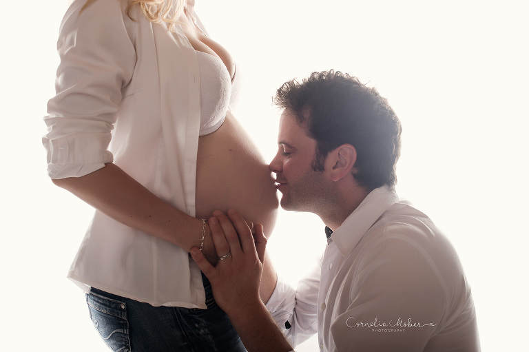 Schwangerschaftsfotografie Schwangerschaftsbilder maternity Babybauch Shooting Mom to be Mutterschaft Familienfotos Cornelia Moebes Photography Zug Zürich