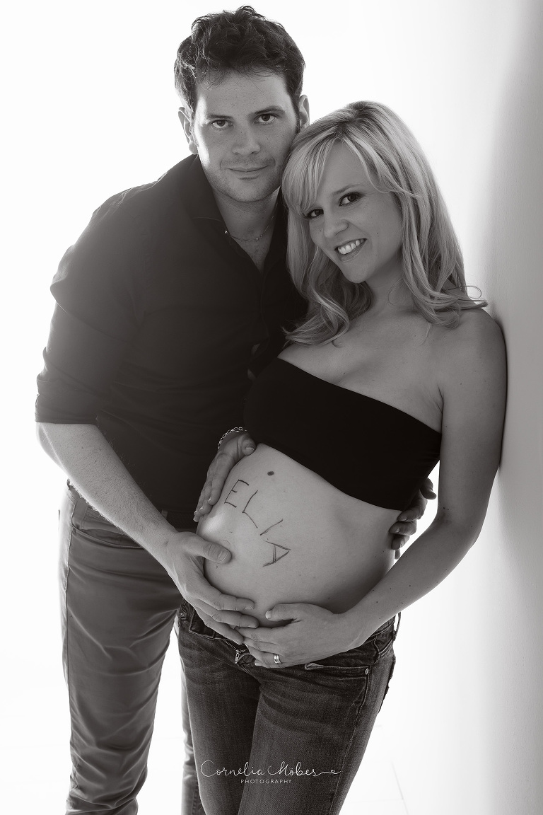 Schwangerschaftsfotografie Schwangerschaftsbilder maternity Babybauch Shooting Mom to be Mutterschaft Familienfotos Cornelia Moebes Photography Zug Zürich