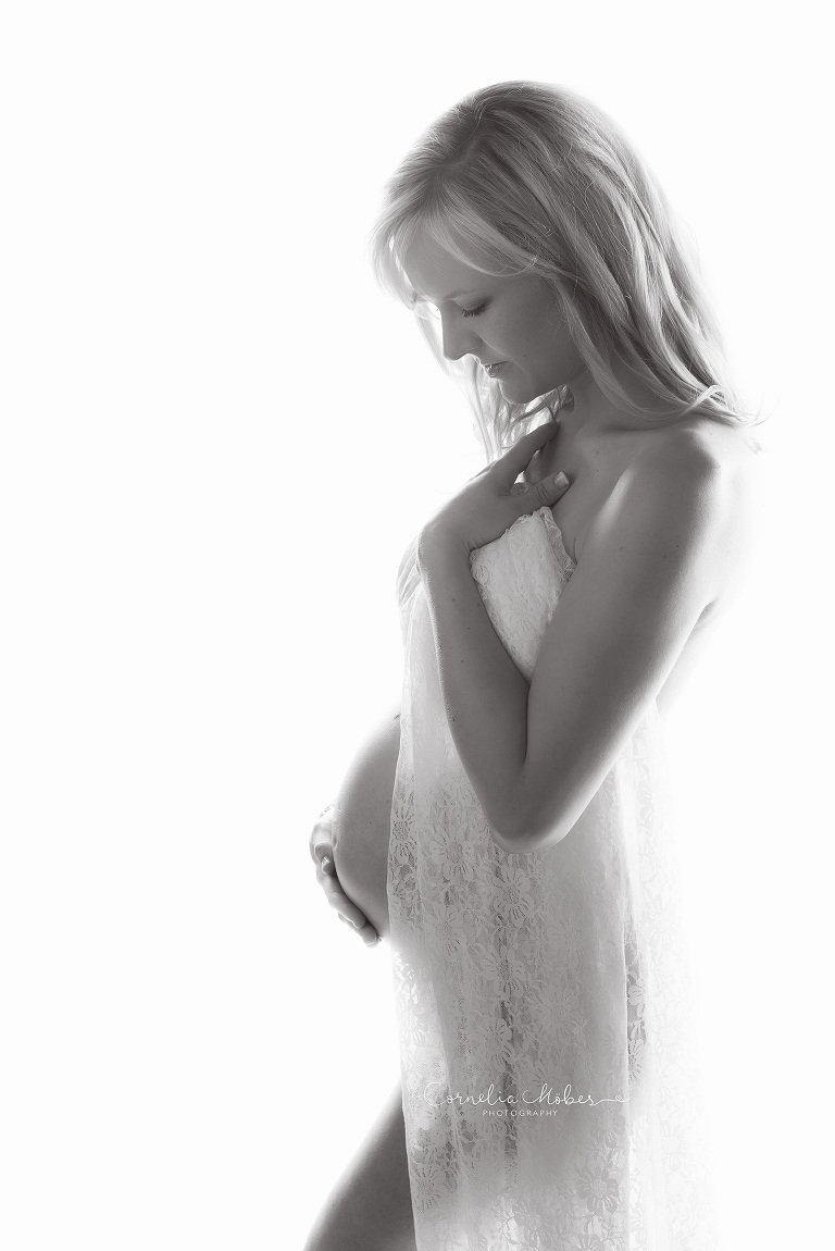 Schwangerschaftsfotografie Schwangerschaftsbilder maternity Babybauch Shooting Mom to be Mutterschaft Familienfotos Cornelia Moebes Photography Zug Zürich