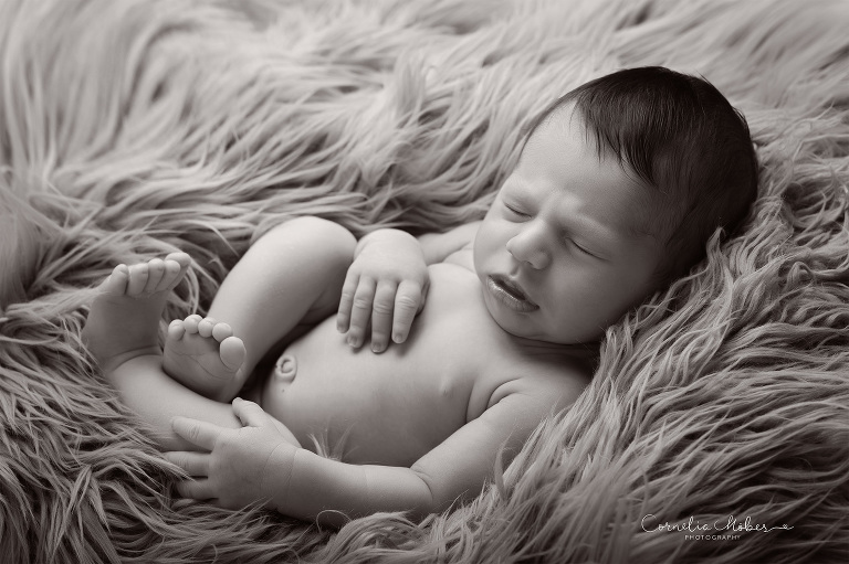 Neugeborenenfotografie Neugeborenenfotos Newbornportraits Newbornshoot Newborn Baby Photographer Babyshoot Babyfotografie Portrait Familie Cornelia Moebes Photography