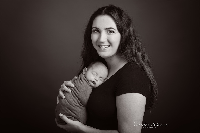 Neugeborenenfotografie Neugeborenenfotos Newbornportraits Newbornshoot Newborn Baby Photographer Babyshoot Babyfotografie Portrait Familie Cornelia Moebes Photography