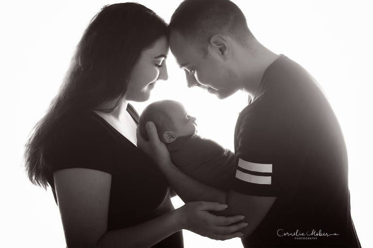 Neugeborenenfotografie Neugeborenenfotos Newbornportraits Newbornshoot Newborn Baby Photographer Babyshoot Babyfotografie Portrait Familie Cornelia Moebes Photography