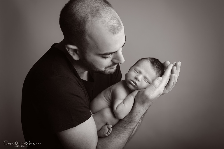 Neugeborenenfotografie Neugeborenenfotos Newbornportraits Newbornshoot Newborn Baby Photographer Babyshoot Babyfotografie Portrait Familie Cornelia Moebes Photography
