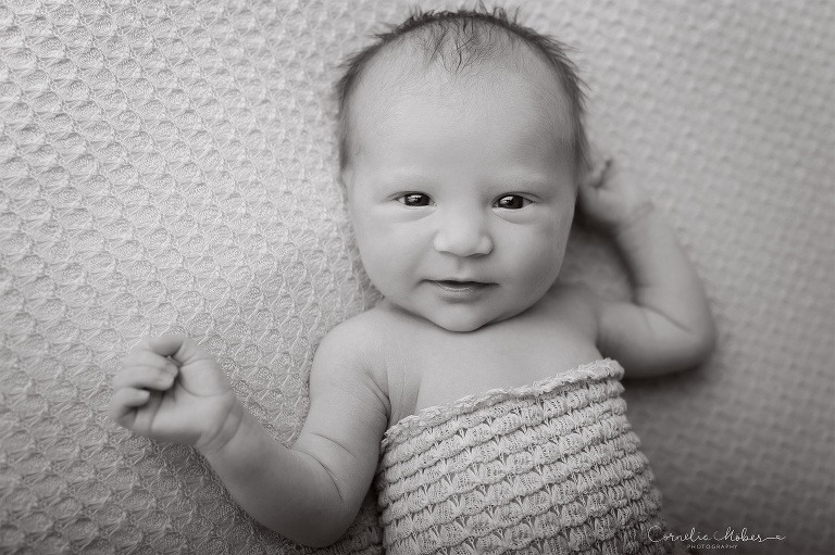 Neugeborenenfotografie Neugeborenenfotos Newbornportraits Newbornshoot Newborn Baby Photographer Babyshoot Babyfotografie Portrait Familie Cornelia Moebes Photography