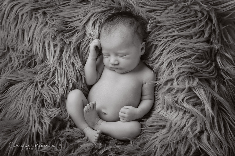 Neugeborenenfotografie Neugeborenenfotos Newbornportraits Newbornshoot Newborn Baby Photographer Babyshoot Babyfotografie Portrait Familie Cornelia Moebes Photography