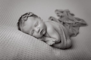 Neugeborenenfotografie Neugeborenenfotos Newbornportraits Newbornshoot Newborn Baby Photographer Babyshoot Babyfotografie Portrait Familie Cornelia Moebes Photography
