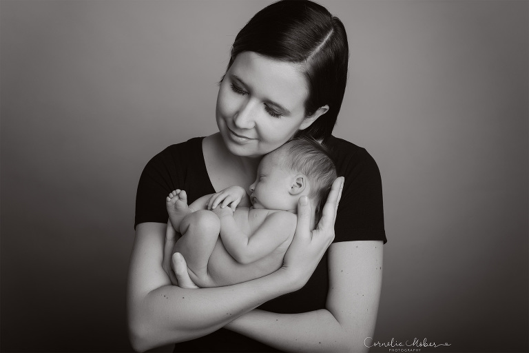 Neugeborenenfotografie Neugeborenenfotos Newbornportraits Newbornshoot Newborn Baby Photographer Babyshoot Babyfotografie Portrait Familie Cornelia Moebes Photography