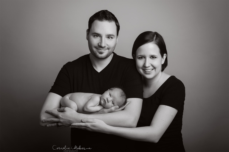 Neugeborenenfotografie Neugeborenenfotos Newbornportraits Newbornshoot Newborn Baby Photographer Babyshoot Babyfotografie Portrait Familie Cornelia Moebes Photography