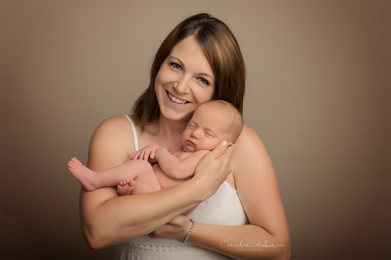 Neugeborenenfotografie Neugeborenenfotos Newbornportraits Newbornshoot Newborn Baby Photographer Babyshoot Babyfotografie Portrait Familie Cornelia Moebes Photography