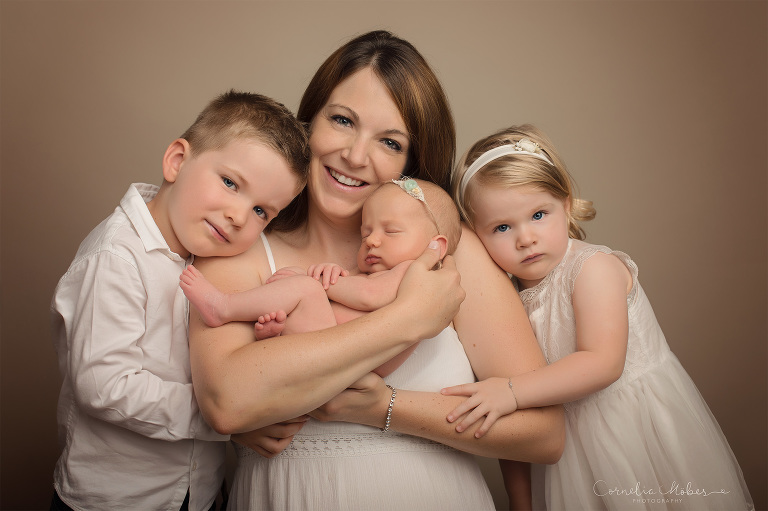 Neugeborenenfotografie Neugeborenenfotos Newbornportraits Newbornshoot Newborn Baby Photographer Babyshoot Babyfotografie Portrait Familie Cornelia Moebes Photography