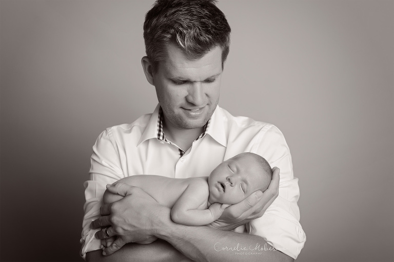 Neugeborenenfotografie Neugeborenenfotos Newbornportraits Newbornshoot Newborn Baby Photographer Babyshoot Babyfotografie Portrait Familie Cornelia Moebes Photography