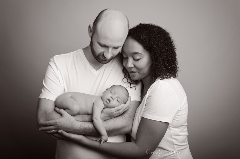 Neugeborenenfotografie Neugeborenenfotos Newbornportraits Newbornshoot Newborn Baby Photographer Babyshoot Babyfotografie Portrait Familie Cornelia Moebes Photography