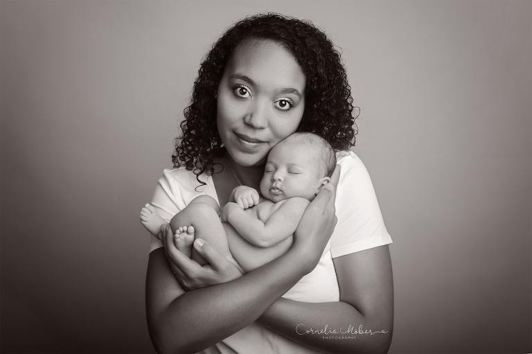 Neugeborenenfotografie Neugeborenenfotos Newbornportraits Newbornshoot Newborn Baby Photographer Babyshoot Babyfotografie Portrait Familie Cornelia Moebes Photography