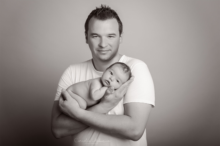 Neugeborenenfotografie Neugeborenenfotos Newbornportraits Newbornshoot Newborn Baby Photographer Babyshoot Babyfotografie Portrait Familie Cornelia Moebes Photography