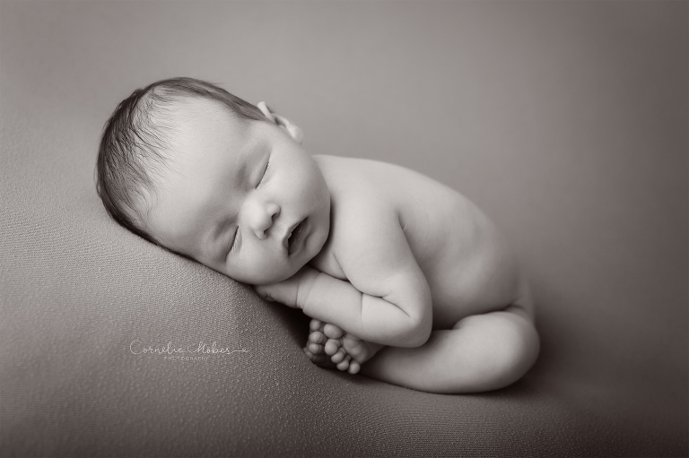 Neugeborenenfotografie Neugeborenenfotos Newbornportraits Newbornshoot Newborn Baby Photographer Babyshoot Babyfotografie Portrait Familie Cornelia Moebes Photography