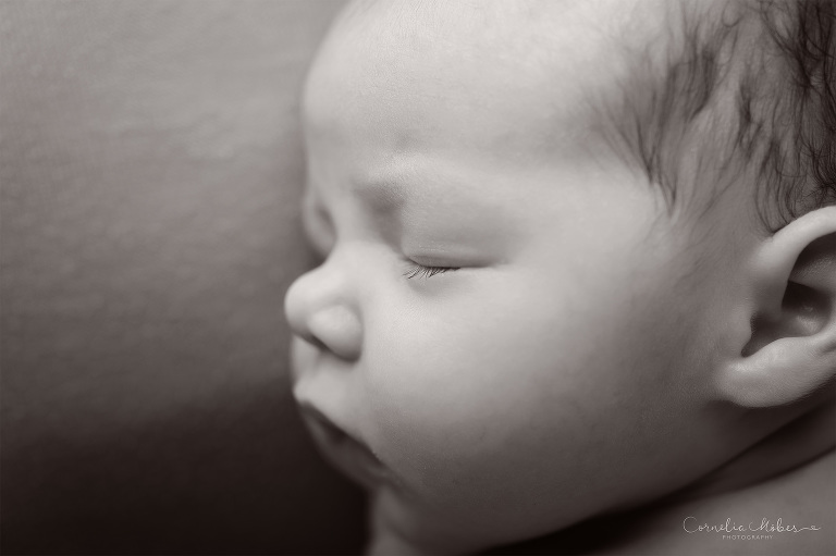 Neugeborenenfotografie Neugeborenenfotos Newbornportraits Newbornshoot Newborn Baby Photographer Babyshoot Babyfotografie Portrait Familie Cornelia Moebes Photography