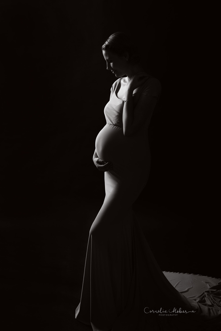 Schwangerschaftsfotografie Schwangerschaft Maternity Portrait Babybauch Shooting FineArt Mommyandme Cornelia Moebes Photography Zug Zürich Zentralschweiz
