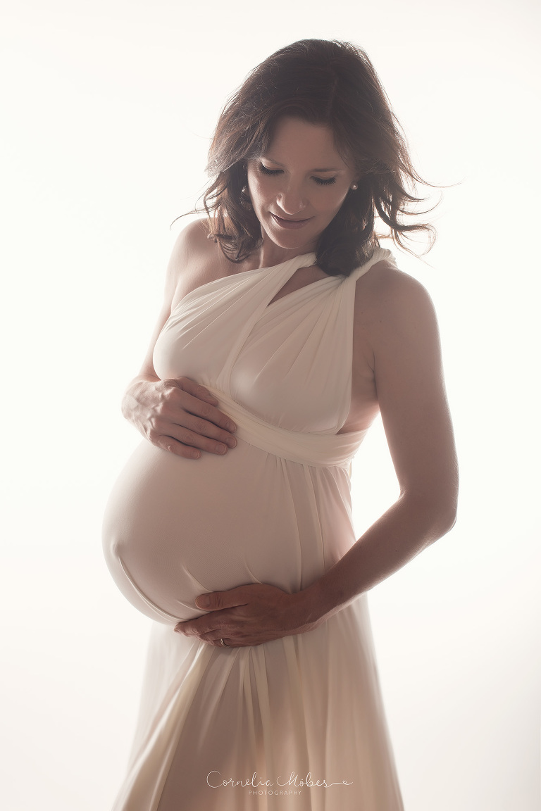 Schwangerschaftsfotografie Schwangerschaft Maternity Portrait Babybauch Shooting FineArt Mommyandme Cornelia Moebes Photography Zug Zürich Zentralschweiz
