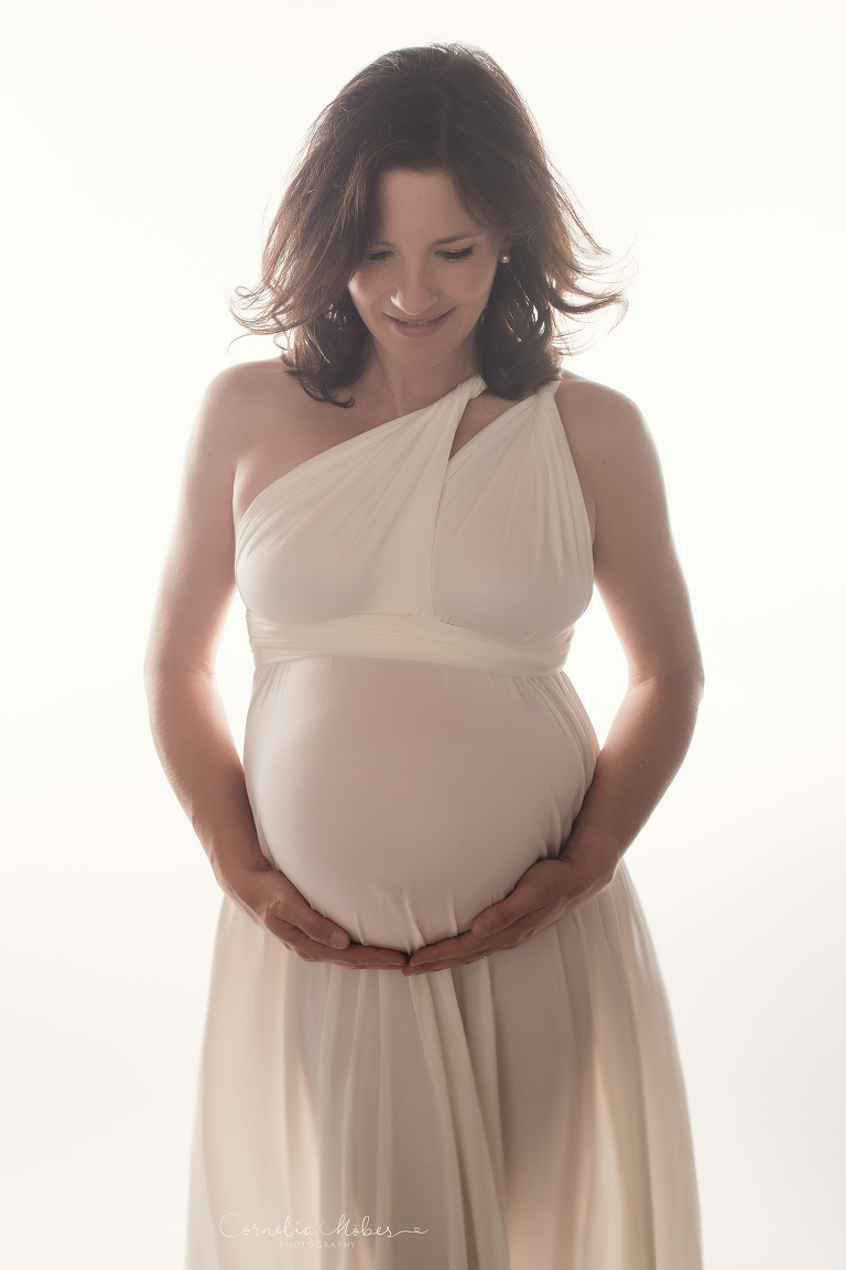 Schwangerschaftsfotografie Schwangerschaft Maternity Portrait Babybauch Shooting FineArt Mommyandme Cornelia Moebes Photography Zug Zürich Zentralschweiz