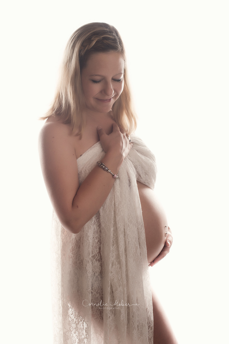 Schwangerschaftsfotografie Schwangerschaft Maternity Portrait Babybauch Shooting FineArt Mommyandme Cornelia Moebes Photography Zug Zürich Zentralschweiz