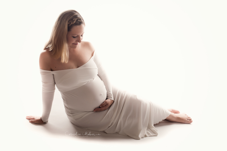 Schwangerschaftsfotografie Schwangerschaft Maternity Portrait Babybauch Shooting FineArt Mommyandme Cornelia Moebes Photography Zug Zürich Zentralschweiz