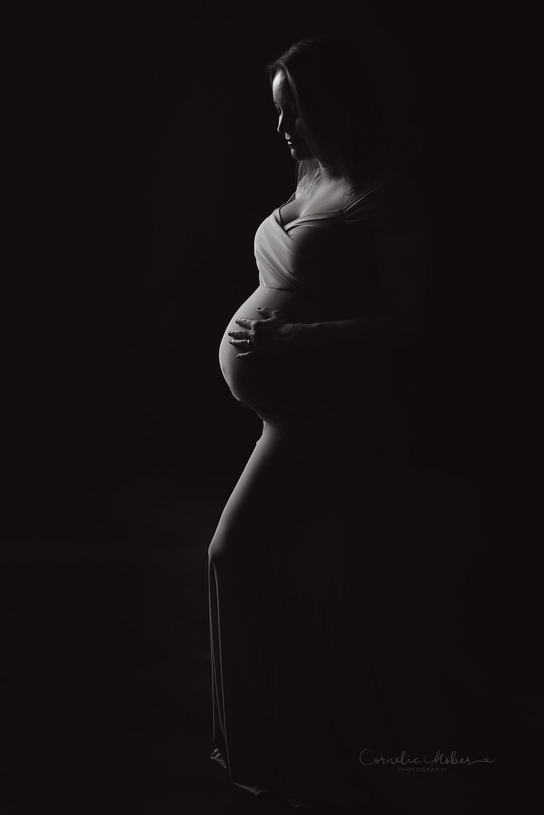 Schwangerschaftsfotografie Schwangerschaft Maternity Portrait Babybauch Shooting FineArt Mommyandme Cornelia Moebes Photography Zug Zürich Zentralschweiz