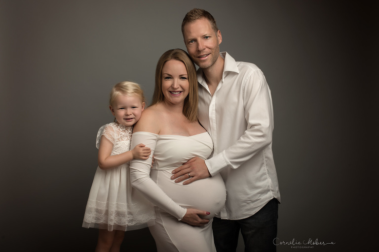 Schwangerschaftsfotografie Schwangerschaft Maternity Portrait Babybauch Shooting FineArt Mommyandme Cornelia Moebes Photography Zug Zürich Zentralschweiz