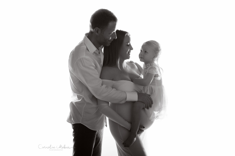 Schwangerschaftsfotografie Schwangerschaft Maternity Portrait Babybauch Shooting FineArt Mommyandme Cornelia Moebes Photography Zug Zürich Zentralschweiz