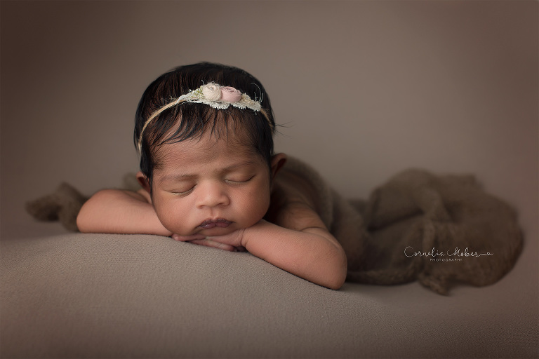 Neugeborenenfotografie Neugeborenenfotos Newbornportraits Newbornshoot Newborn Baby Photographer Babyshoot Babyfotografie Portrait Familie Cornelia Moebes Photography