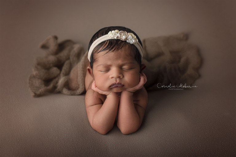 Neugeborenenfotografie Neugeborenenfotos Newbornportraits Newbornshoot Newborn Baby Photographer Babyshoot Babyfotografie Portrait Familie Cornelia Moebes Photography