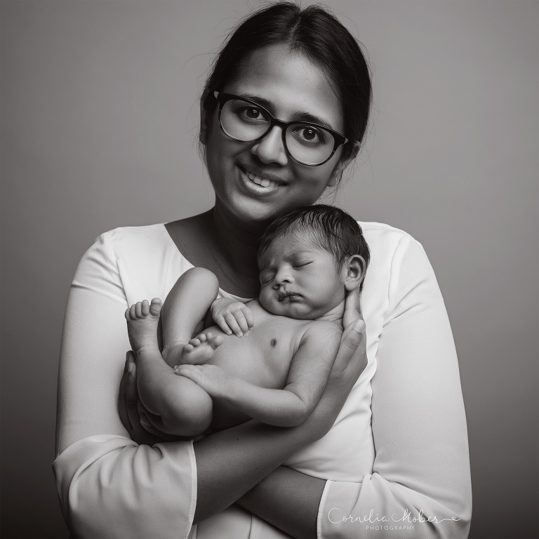 Neugeborenenfotografie Neugeborenenfotos Newbornportraits Newbornshoot Newborn Baby Photographer Babyshoot Babyfotografie Portrait Familie Cornelia Moebes Photography