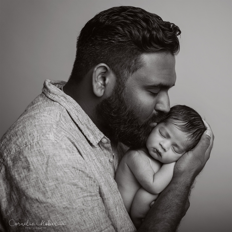 Neugeborenenfotografie Neugeborenenfotos Newbornportraits Newbornshoot Newborn Baby Photographer Babyshoot Babyfotografie Portrait Familie Cornelia Moebes Photography