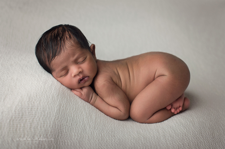 Neugeborenenfotografie Neugeborenenfotos Newbornportraits Newbornshoot Newborn Baby Photographer Babyshoot Babyfotografie Portrait Familie Cornelia Moebes Photography
