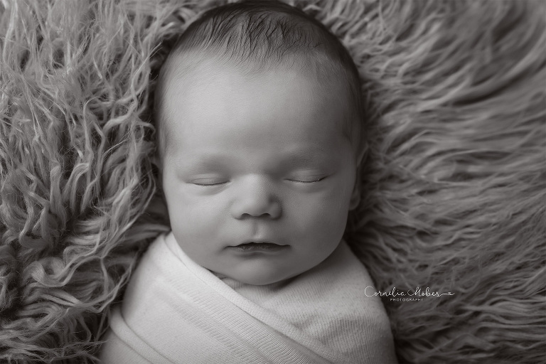 Neugeborenenfotografie Neugeborenenfotos Newbornportraits Newbornshoot Newborn Baby Photographer Babyshoot Babyfotografie Portrait Familie Cornelia Moebes Photography