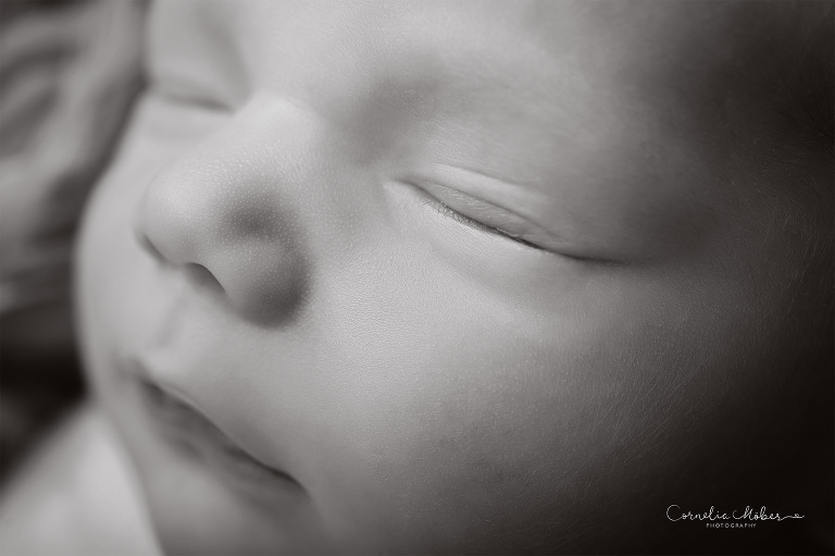 Neugeborenenfotografie Neugeborenenfotos Newbornportraits Newbornshoot Newborn Baby Photographer Babyshoot Babyfotografie Portrait Familie Cornelia Moebes Photography