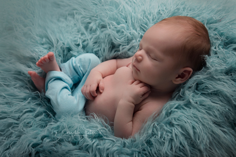 Neugeborenenfotografie Neugeborenenfotos Newbornportraits Newbornshoot Newborn Baby Photographer Babyshoot Babyfotografie Portrait Familie Cornelia Moebes Photography