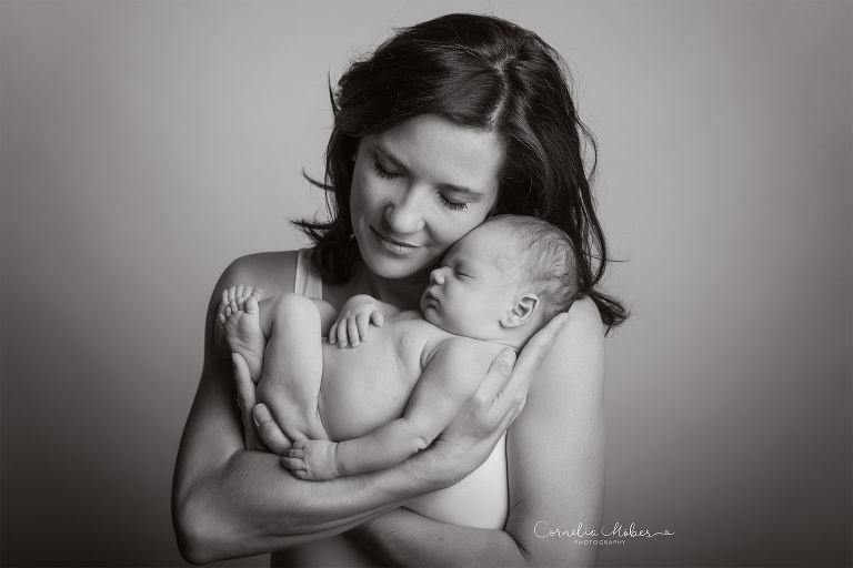 Neugeborenenfotografie Neugeborenenfotos Newbornportraits Newbornshoot Newborn Baby Photographer Babyshoot Babyfotografie Portrait Familie Cornelia Moebes Photography
