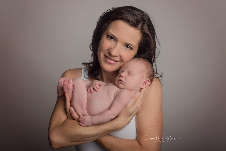 Neugeborenenfotografie Neugeborenenfotos Newbornportraits Newbornshoot Newborn Baby Photographer Babyshoot Babyfotografie Portrait Familie Cornelia Moebes Photography