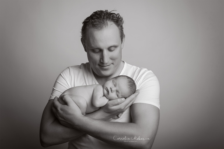 Neugeborenenfotografie Neugeborenenfotos Newbornportraits Newbornshoot Newborn Baby Photographer Babyshoot Babyfotografie Portrait Familie Cornelia Moebes Photography