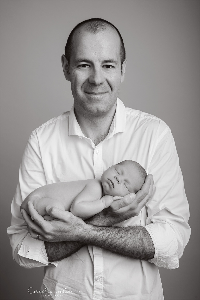 Neugeborenenfotografie Neugeborenenfotos Newbornportraits Newbornshoot Newborn Baby Photographer Babyshoot Babyfotografie Portrait Familie Cornelia Moebes Photography