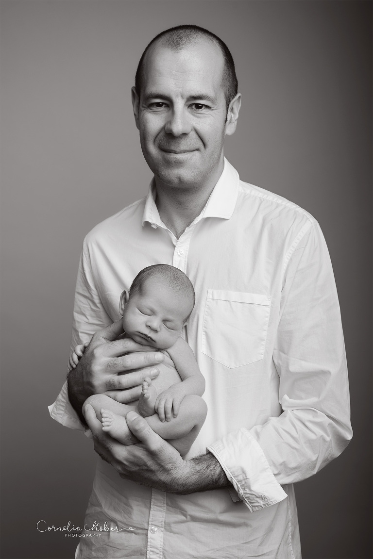 Neugeborenenfotografie Neugeborenenfotos Newbornportraits Newbornshoot Newborn Baby Photographer Babyshoot Babyfotografie Portrait Familie Cornelia Moebes Photography