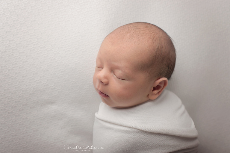Neugeborenenfotografie Neugeborenenfotos Newbornportraits Newbornshoot Newborn Baby Photographer Babyshoot Babyfotografie Portrait Familie Cornelia Moebes Photography