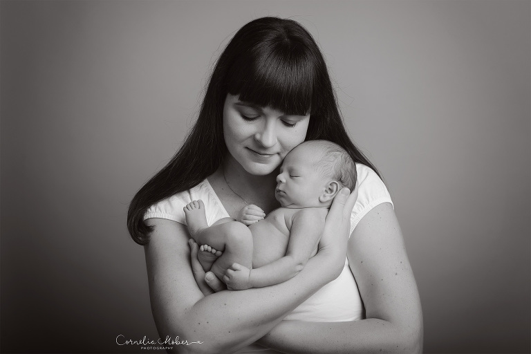 Neugeborenenfotografie Neugeborenenfotos Newbornportraits Newbornshoot Newborn Baby Photographer Babyshoot Babyfotografie Portrait Familie Cornelia Moebes Photography